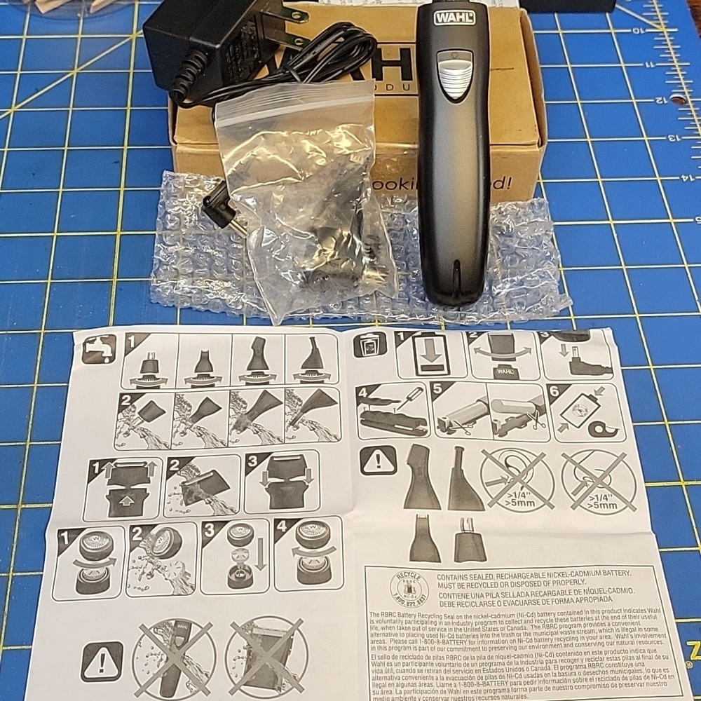 Wahl Nose, Eyebrow & Ear Trimmer Clipper Set in Black Rechargeable NEW